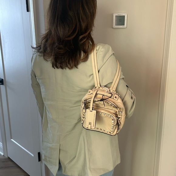 Good condition 100% authentic Valentino Garavani Backpack - Picture 11 of 11